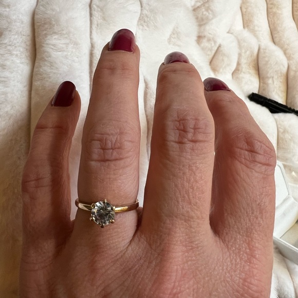 10k gold and white sapphire ring - Picture 11 of 11